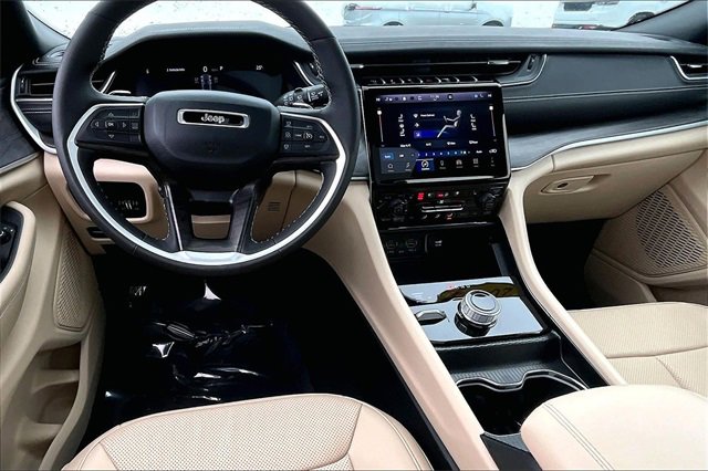 Certified 2024 Jeep Grand Cherokee Limited w/ Luxury Tech Group II image 15