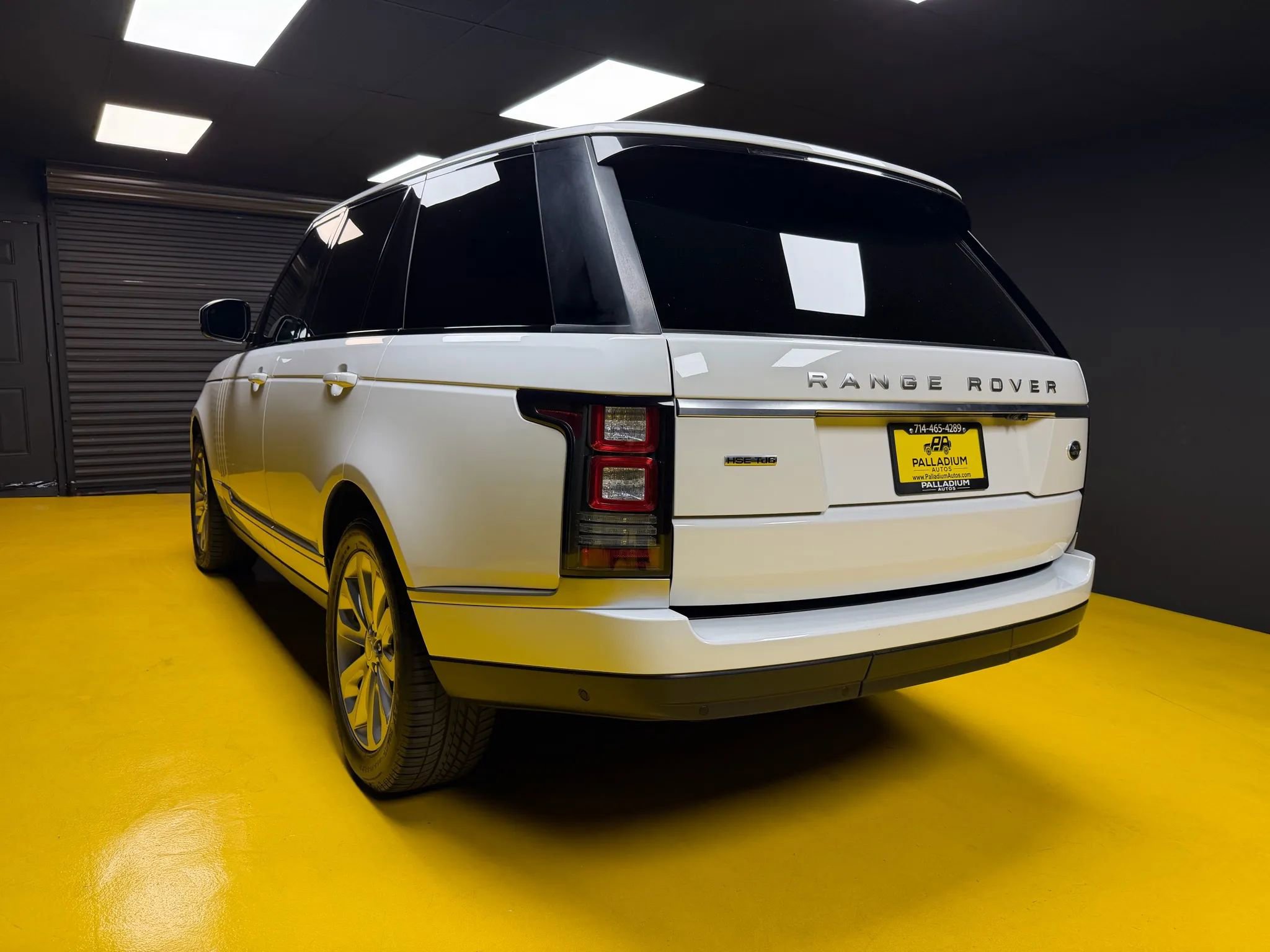 Used 2016 Land Rover Range Rover HSE AWD/4WD image 4