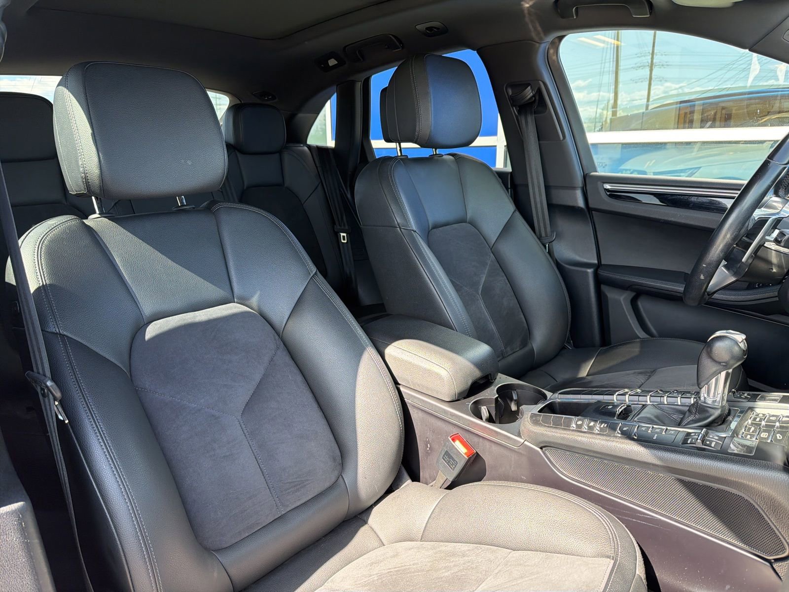 Used 2018 Porsche Macan Sport Edition AWD/4WD image 26