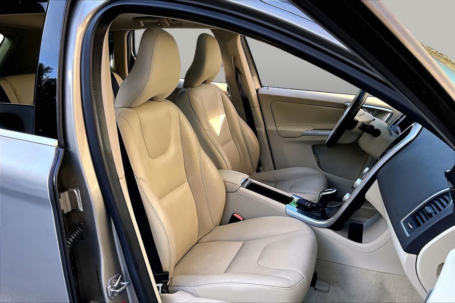 Used 2015 Volvo XC60 T5 Premier FWD image 9