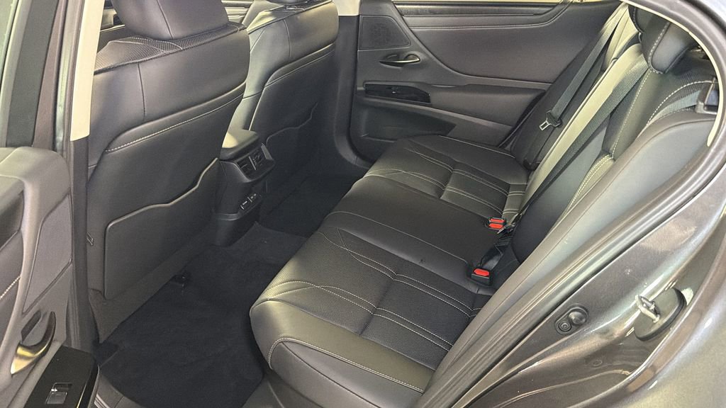 Certified 2025 Lexus ES 300h w/ Luxury Package FWD image 14