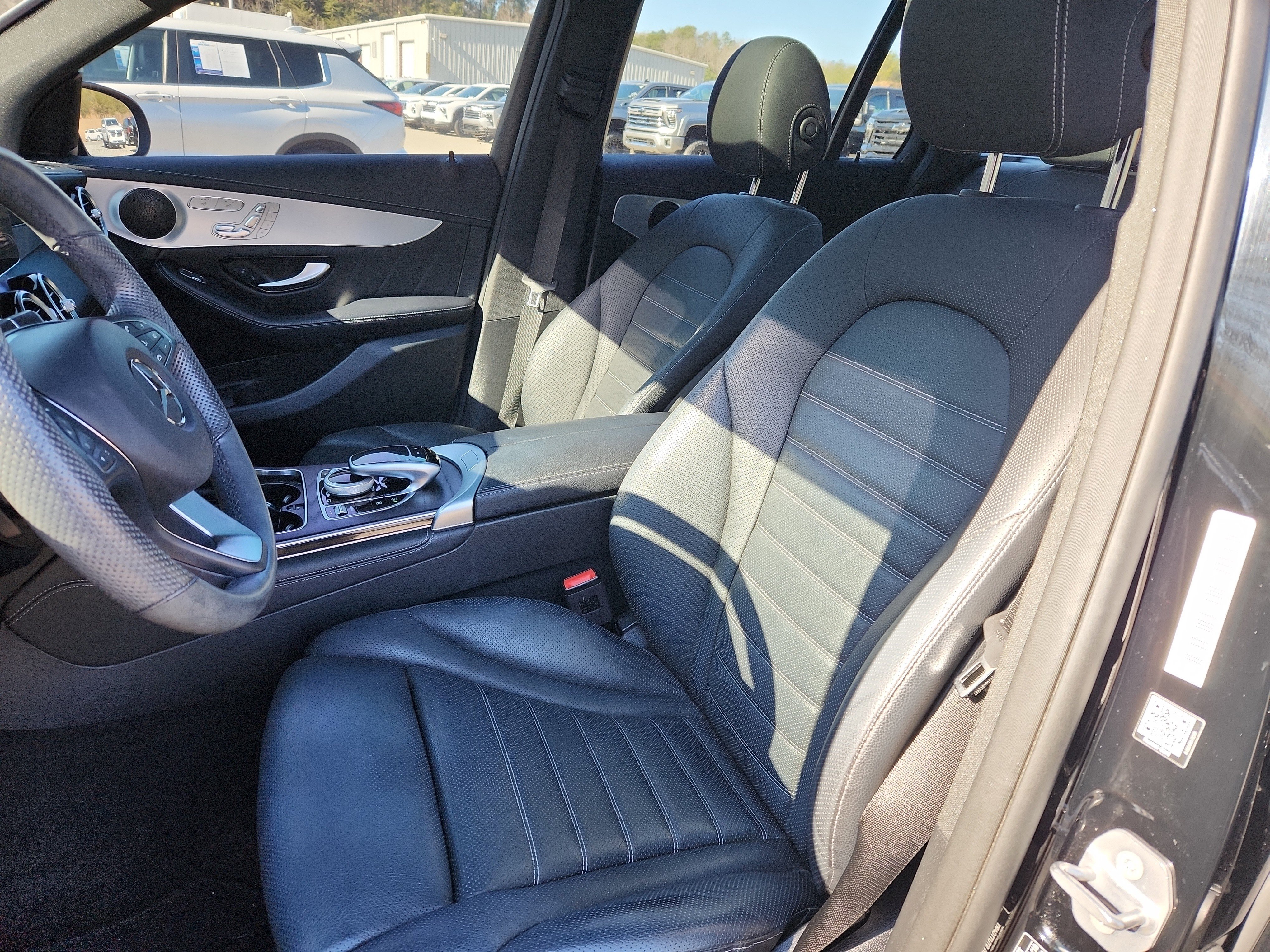 Used 2019 Mercedes-Benz GLC 300 image 24