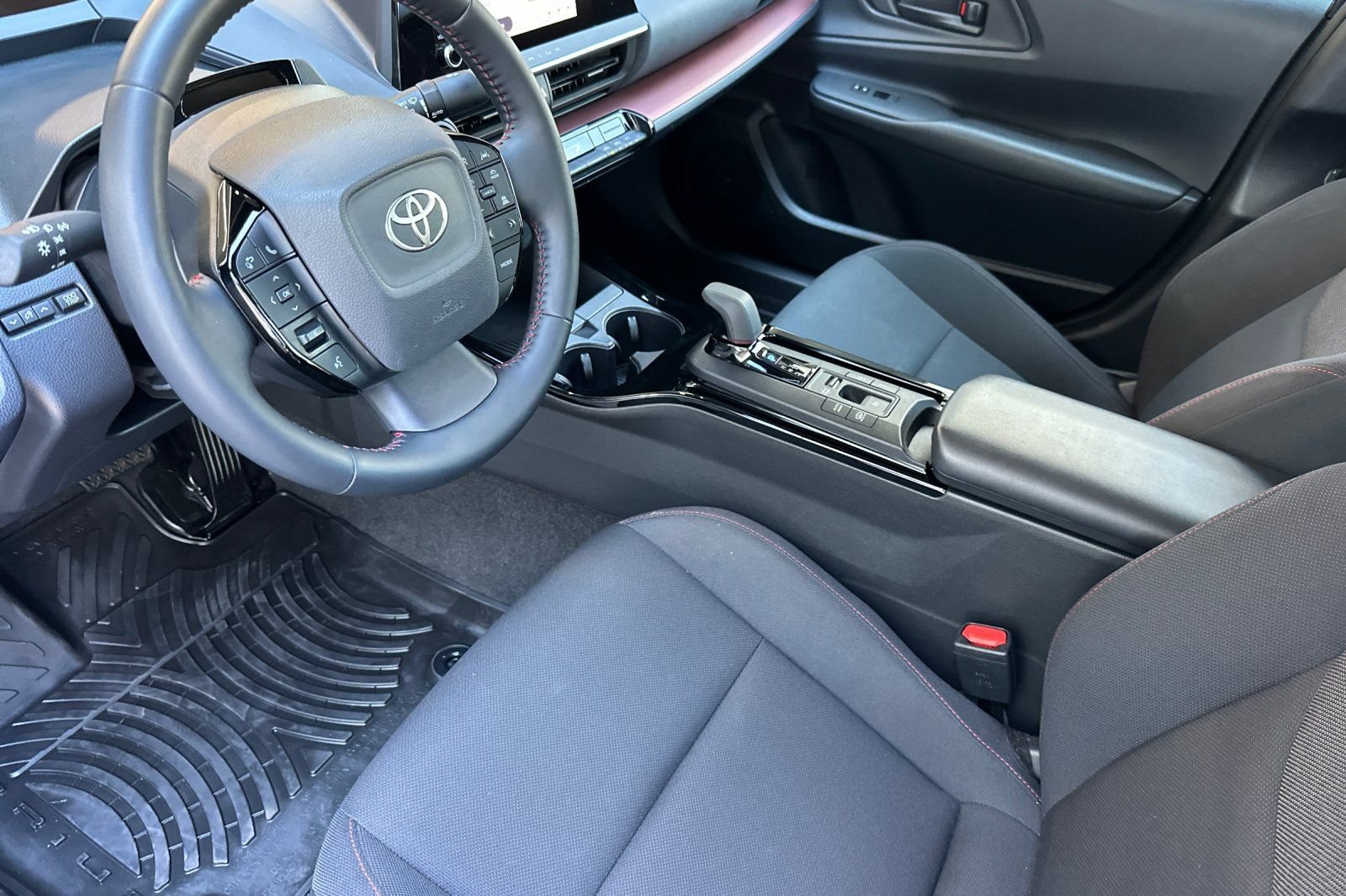 Used 2024 Toyota Prius Prime FWD image 10