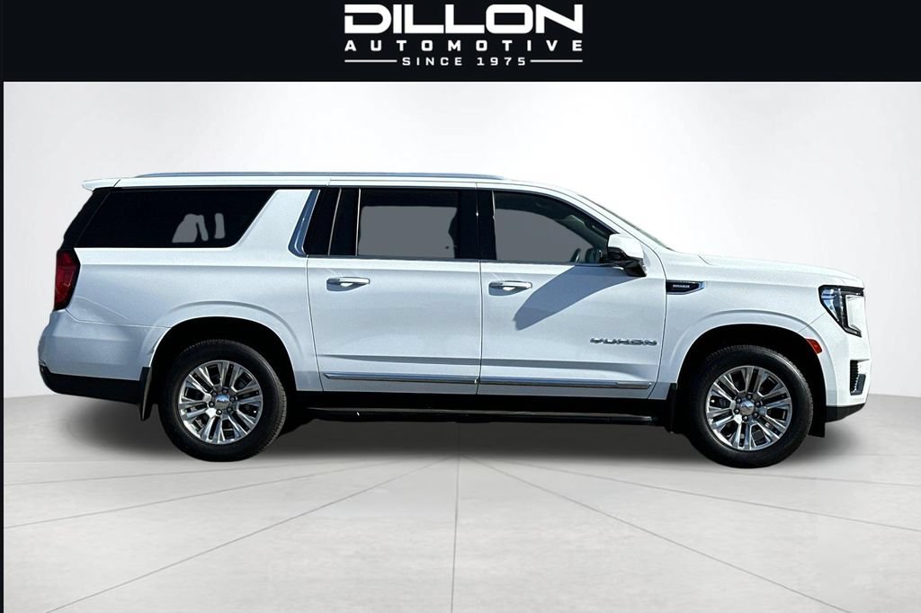 Used 2023 GMC Yukon XL SLT w/ SLT Luxury Package AWD/4WD image 3