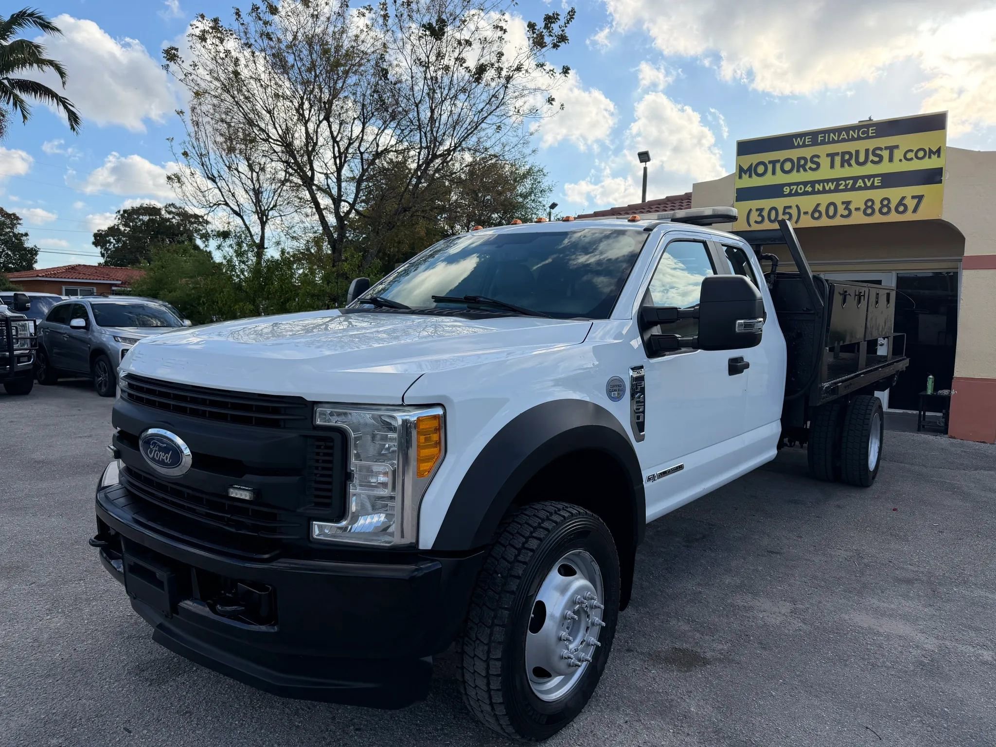 Used 2017 Ford F450 XL w/ Power Equipment Group image 2