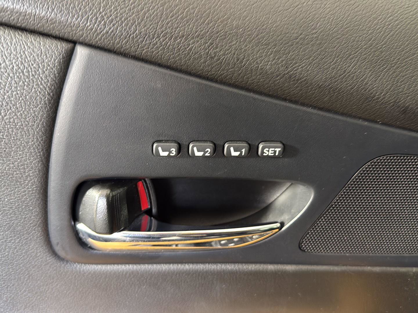 Used 2015 Lexus RX 450h FWD image 15