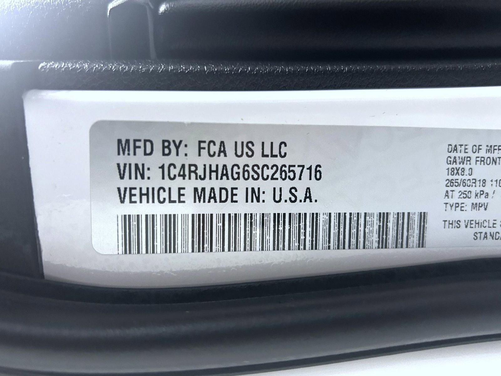 Used 2025 Jeep Grand Cherokee Altitude image 25