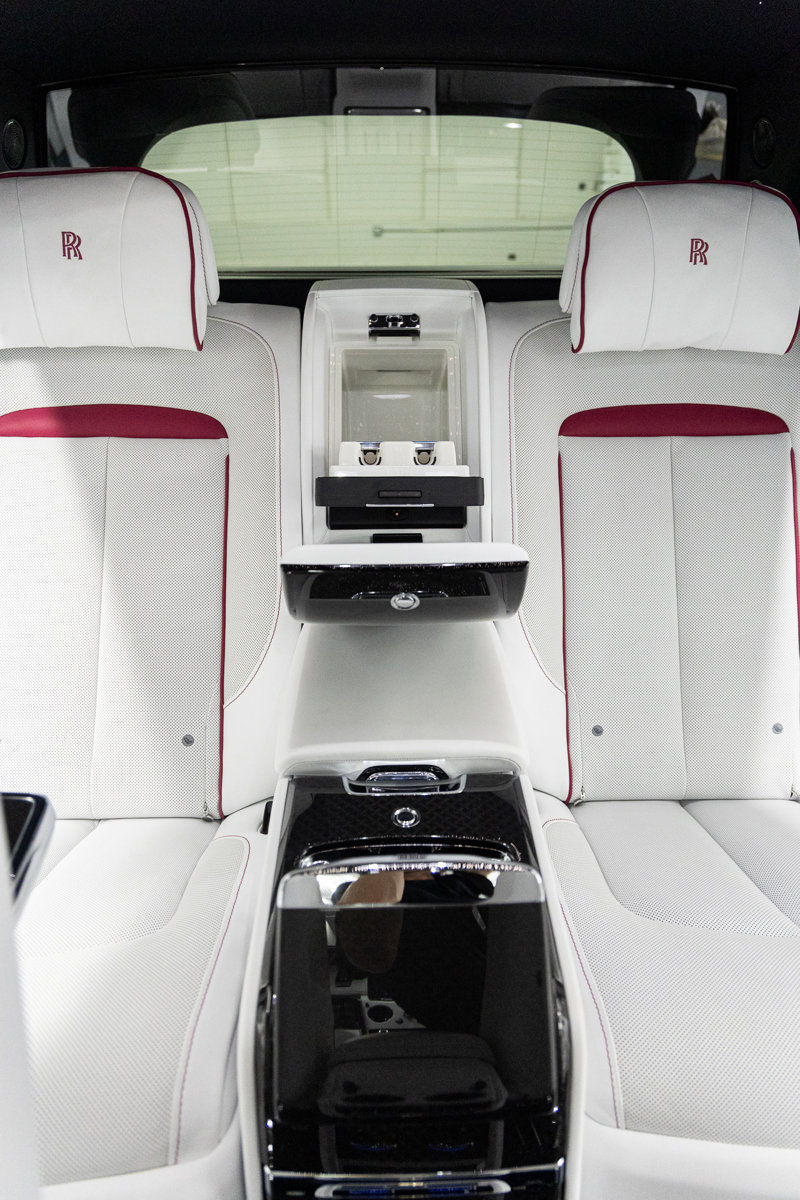 Certified 2024 Rolls-Royce Cullinan Black Badge image 35