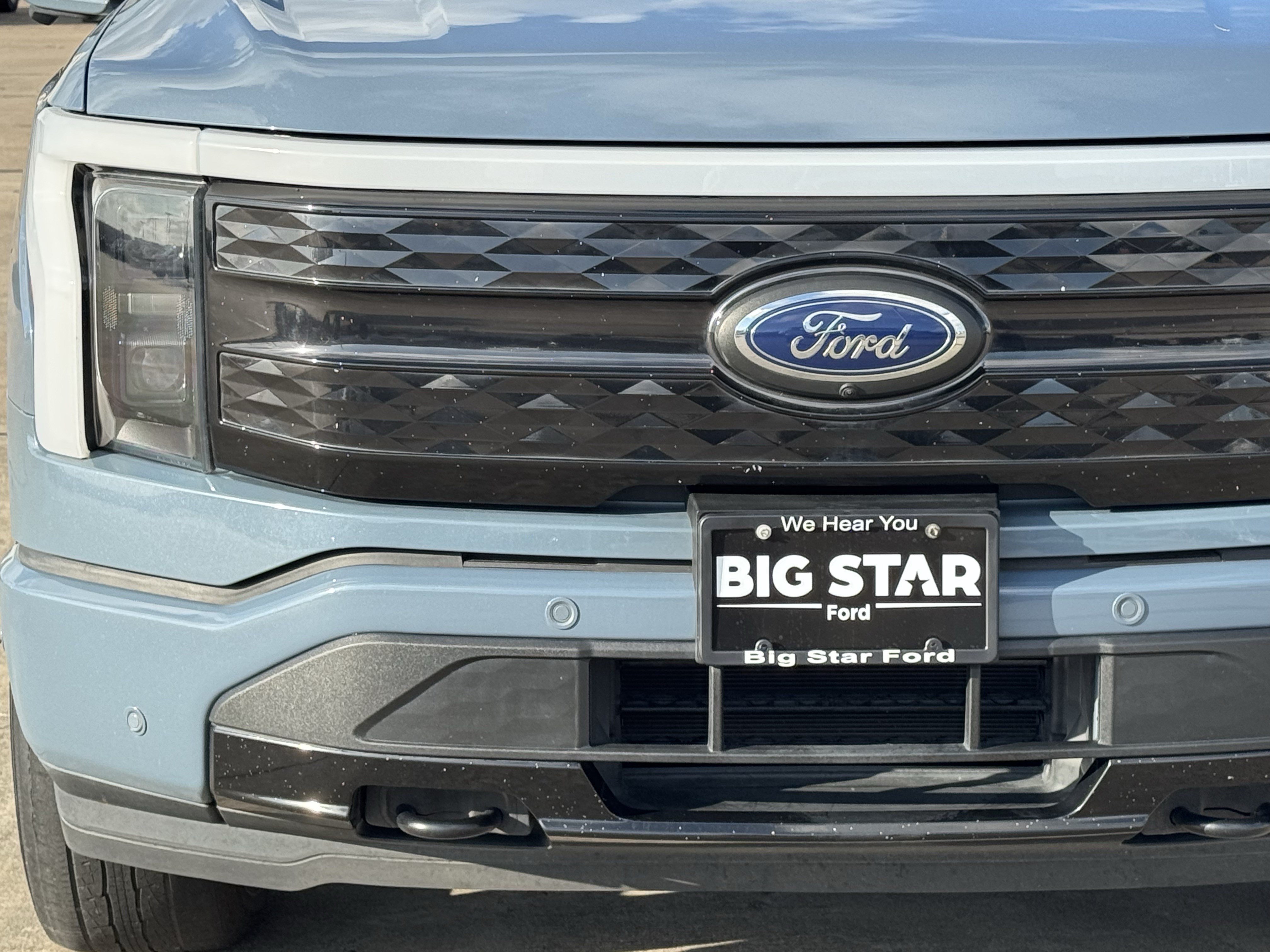 Used 2023 Ford F150 Lightning Platinum AWD/4WD image 12