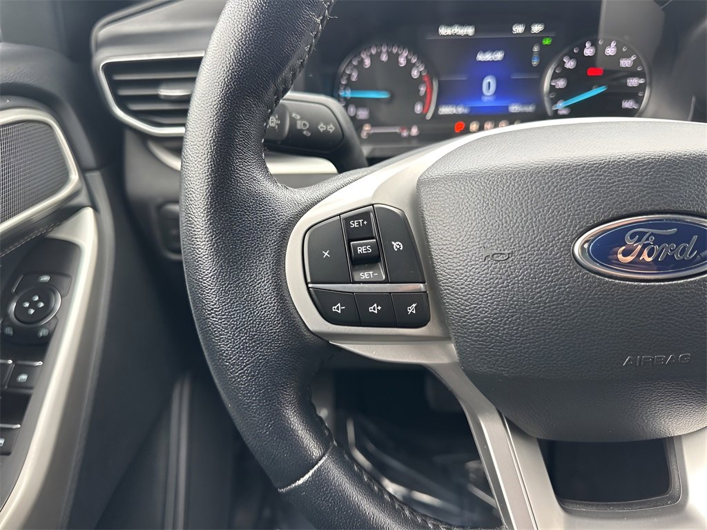 Used 2022 Ford Explorer XLT w/ Equipment Group 202A image 16