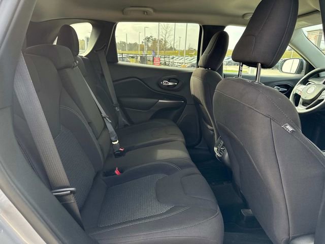 Used 2021 Jeep Cherokee Latitude image 14