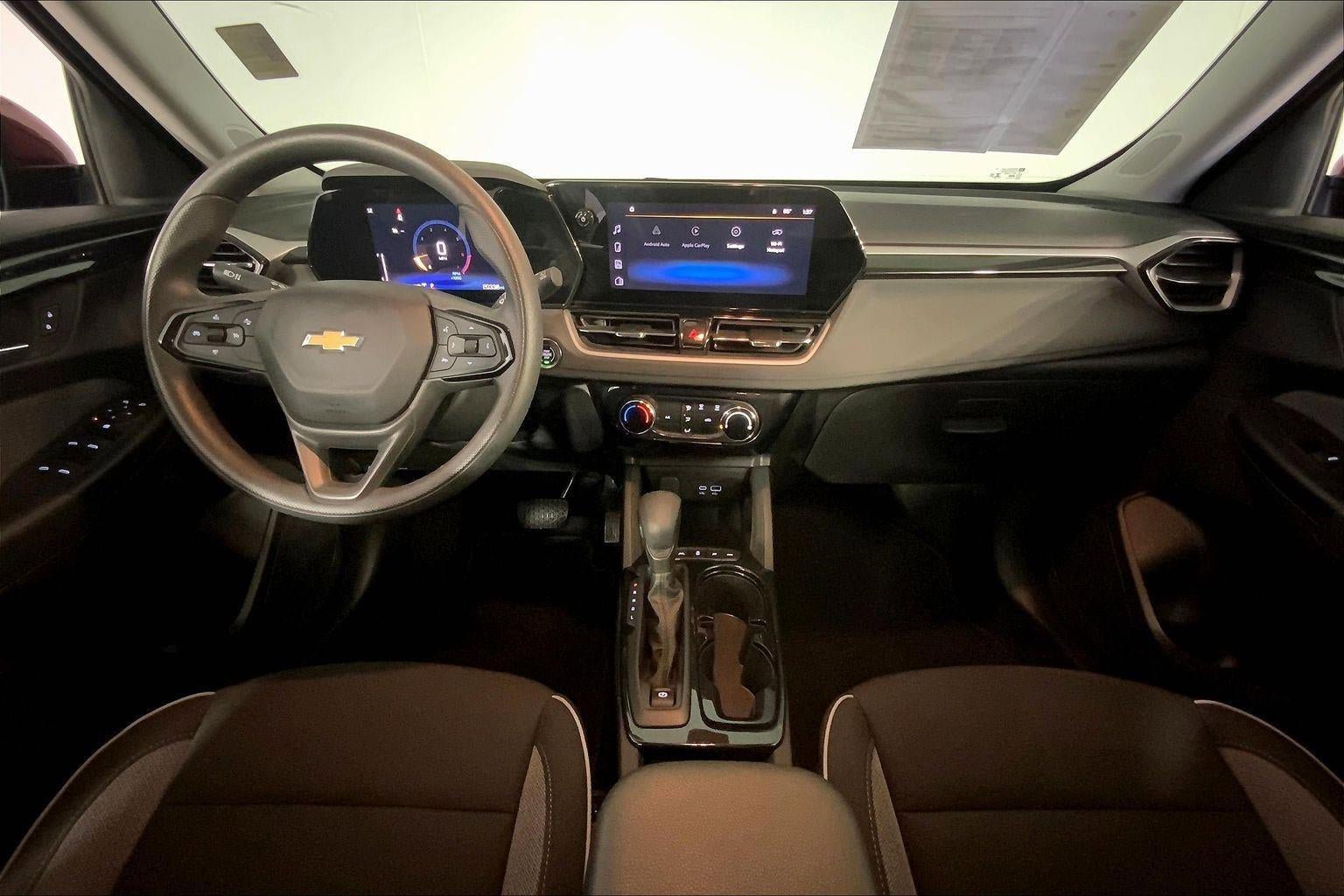 Used 2025 Chevrolet TrailBlazer LT w/ Driver Confidence Package image 15