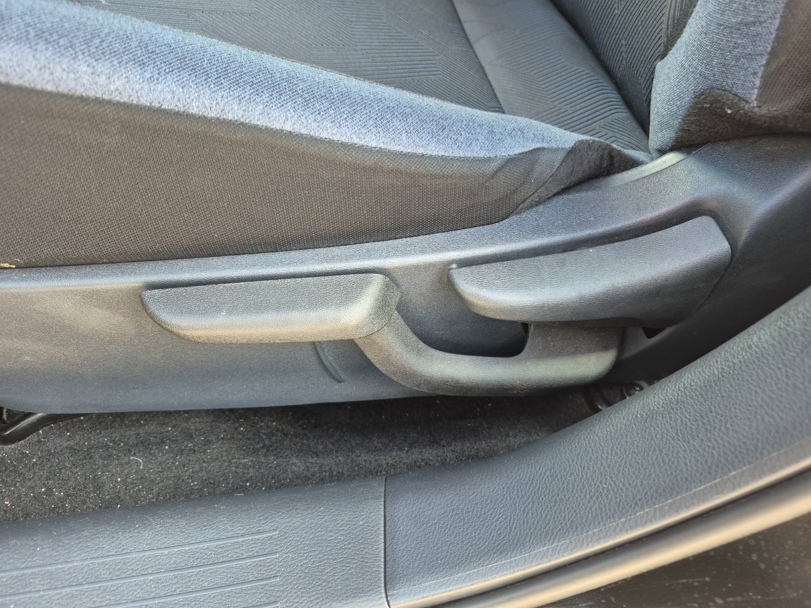 Used 2024 Nissan Versa SV FWD image 13