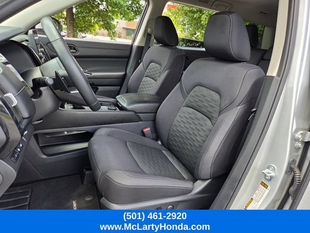 Used 2025 Nissan Pathfinder SV AWD/4WD image 7