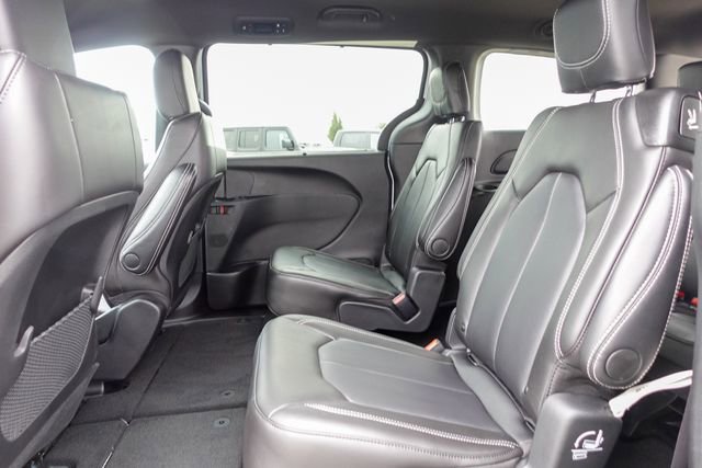 New 2026 Chrysler Voyager LX image 22
