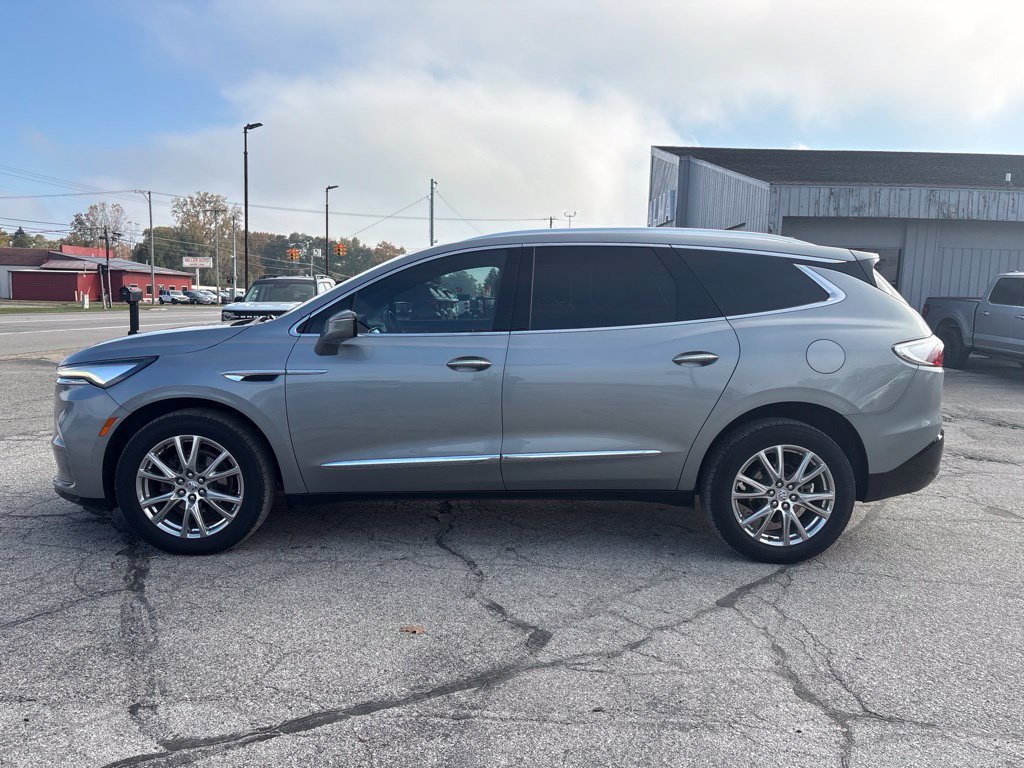 Used 2023 Buick Enclave Premium AWD/4WD image 1