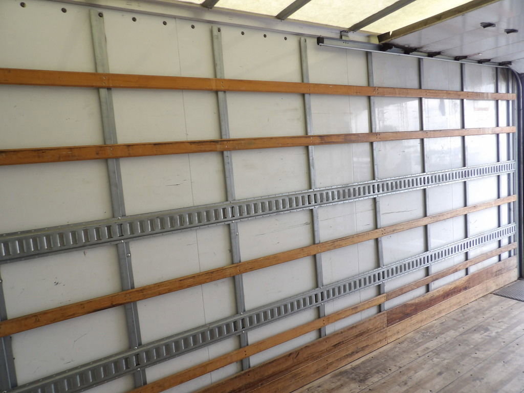 Used 2020 Isuzu NPR RWD image 40