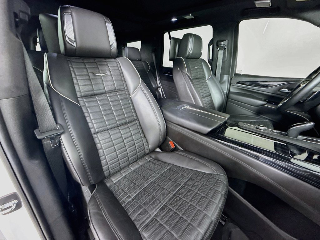 Used 2023 Cadillac Escalade V w/ Heavy-Duty Trailer Package AWD/4WD image 32