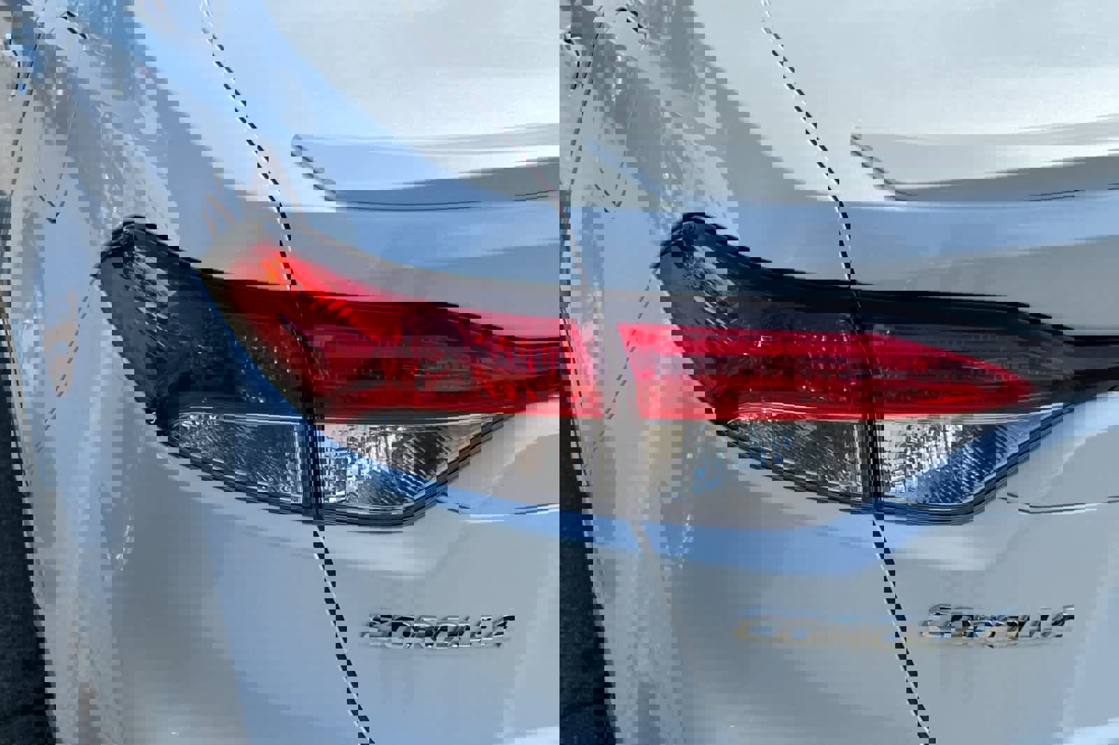 Used 2023 Toyota Corolla SE w/ Carpet Mat Package (TMS) FWD image 20