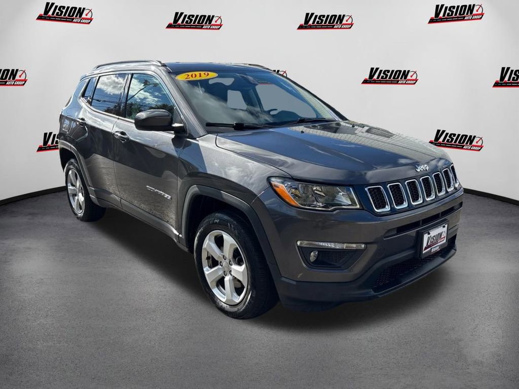 Used 2019 Jeep Compass Latitude image 3
