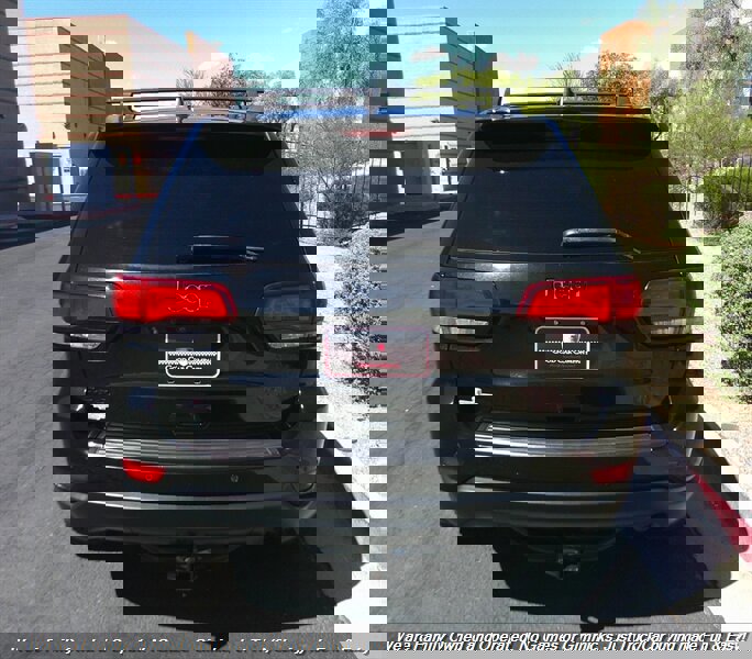 Used 2019 Jeep Grand Cherokee Laredo image 4