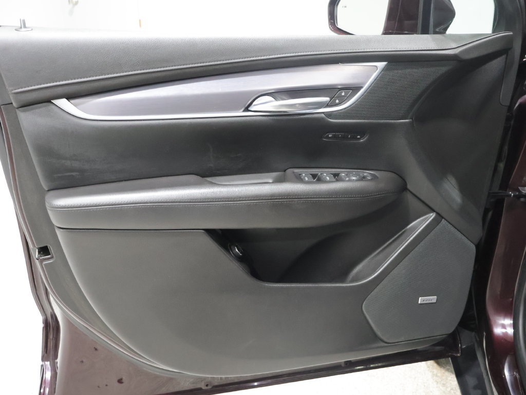 Used 2018 Cadillac XT5 Luxury w/ Driver Awareness Package AWD/4WD image 14