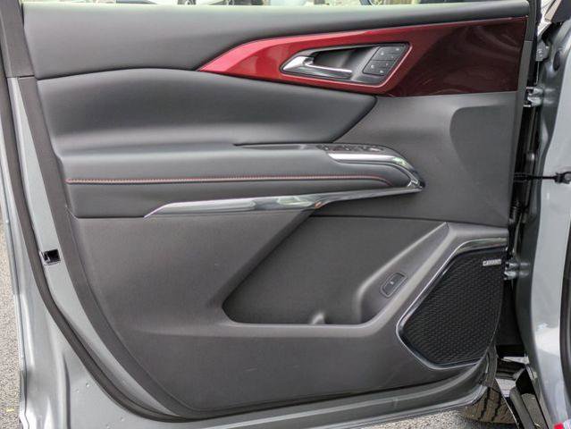 New 2026 Chevrolet Traverse RS w/ LPO, Floor Liner Package FWD image 11