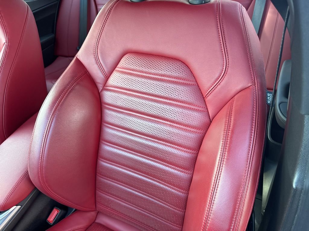 Used 2023 Alfa Romeo Giulia Veloce image 32