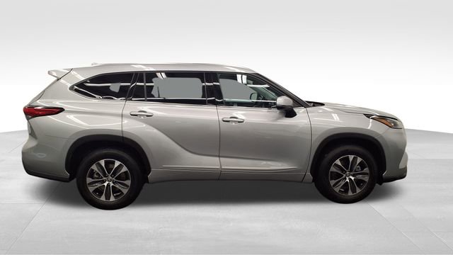 Used 2020 Toyota Highlander XLE image 8