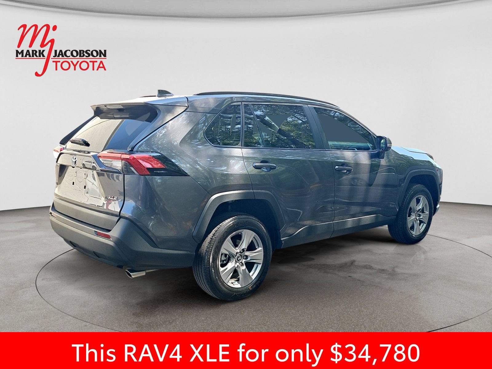 Used 2025 Toyota RAV4 XLE FWD image 9