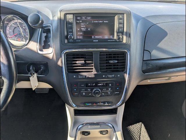 Used 2019 Dodge Grand Caravan SXT w/ Driver Convenience Group image 8