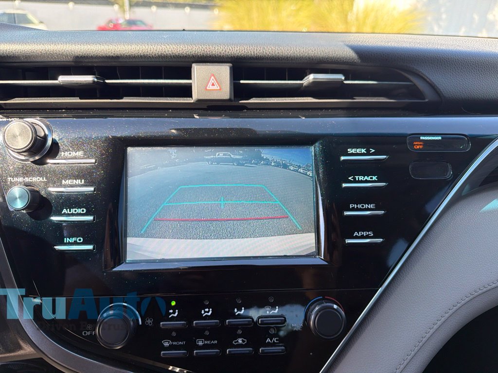 Used 2018 Toyota Camry LE FWD image 13