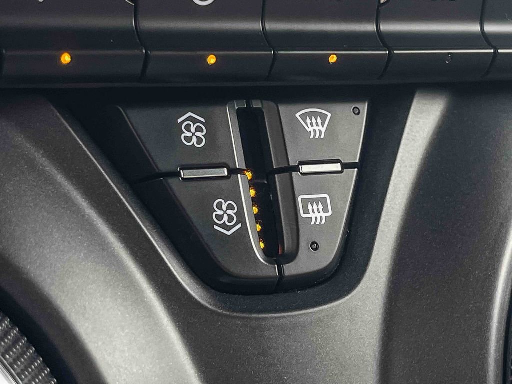 Used 2019 Chevrolet Blazer Premier w/ Sun and Wheels Package image 26