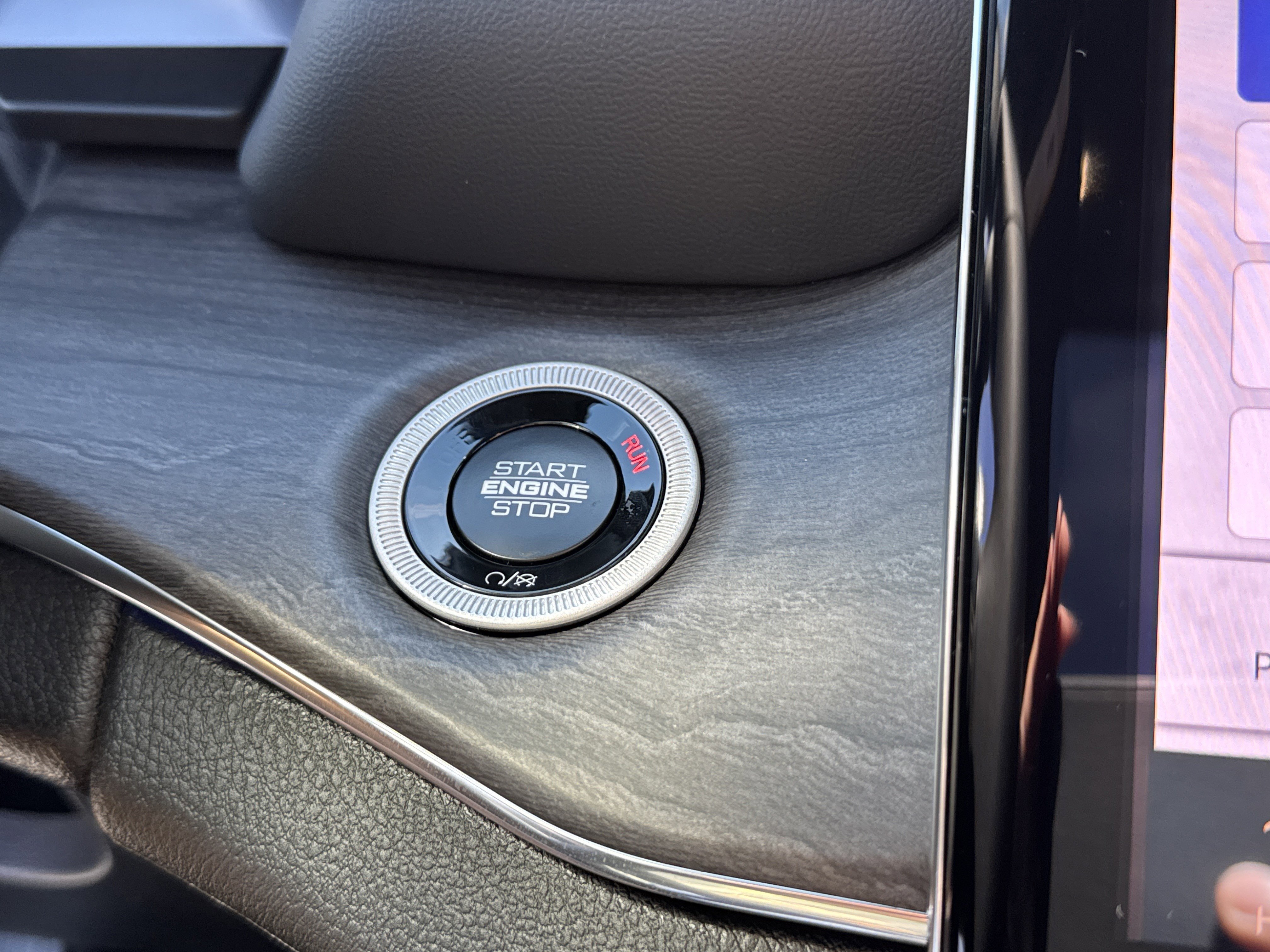 New 2025 Jeep Grand Cherokee Overland w/ Luxury Tech Group IV image 36