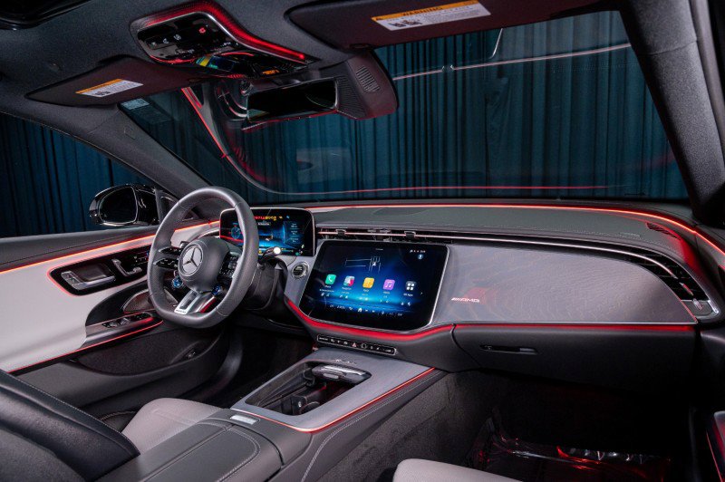 New 2026 Mercedes-Benz E 53 AMG e 4MATIC Sedan image 4
