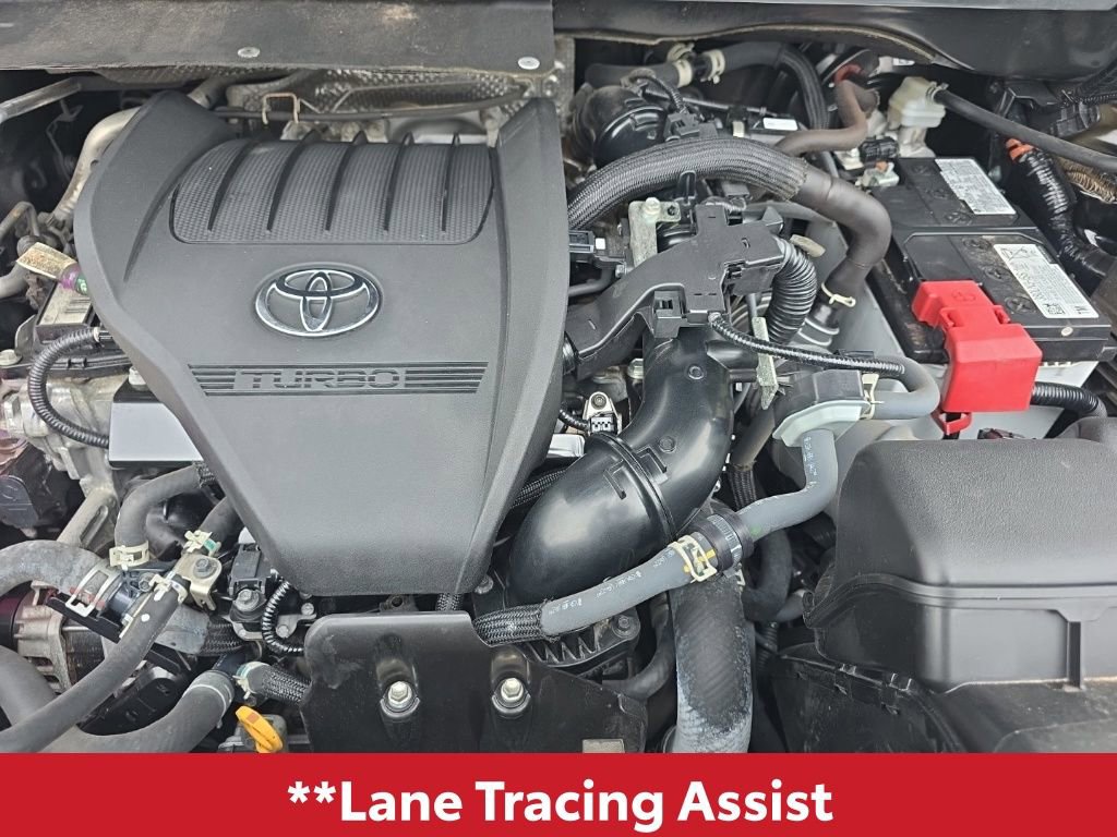 Used 2024 Toyota Highlander LE image 12