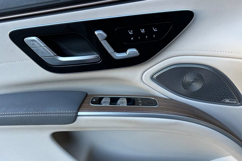 Used 2022 Mercedes-Benz EQS 580 4MATIC Sedan image 11