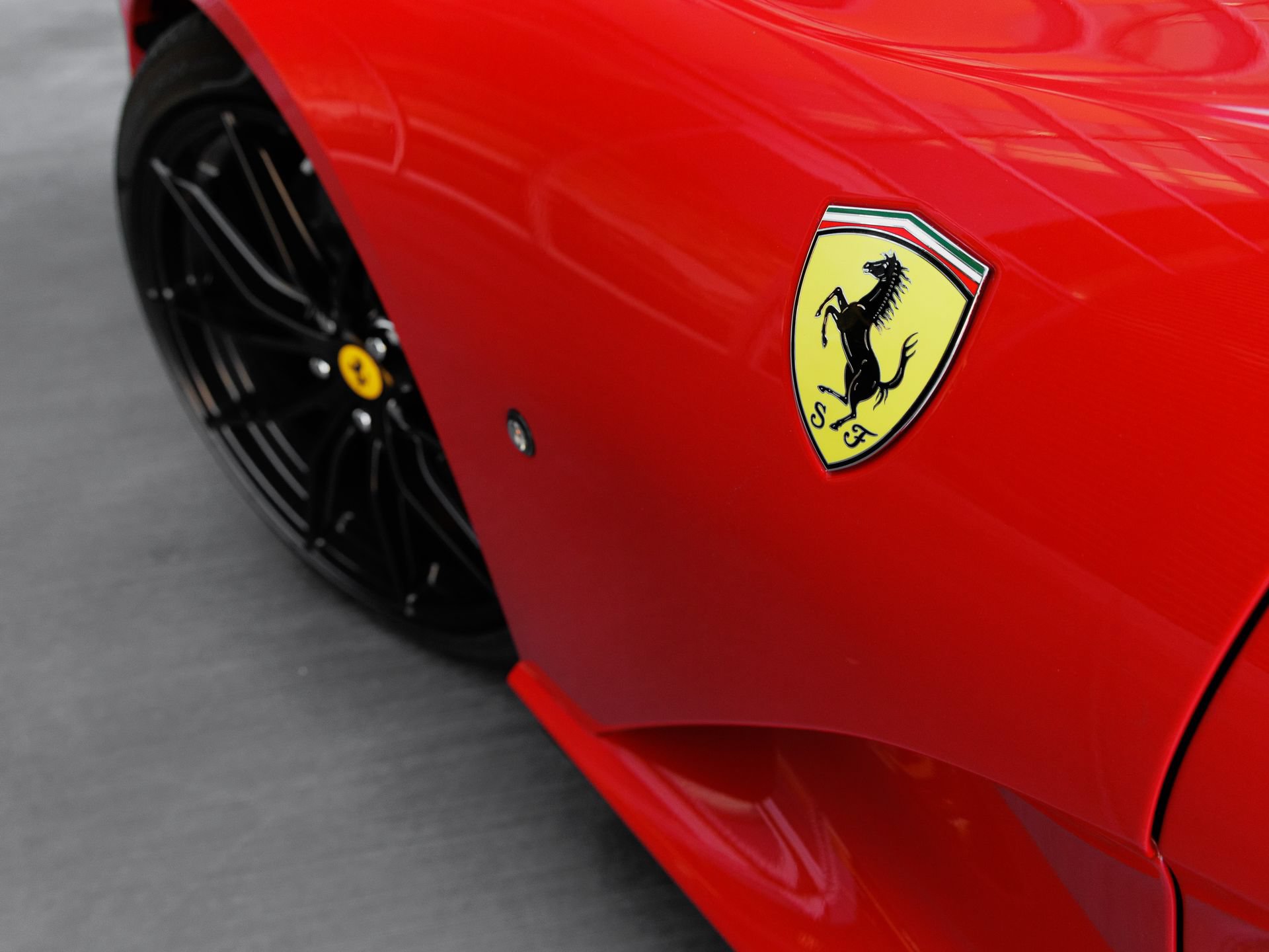 Used 2019 Ferrari 812 Superfast RWD image 13