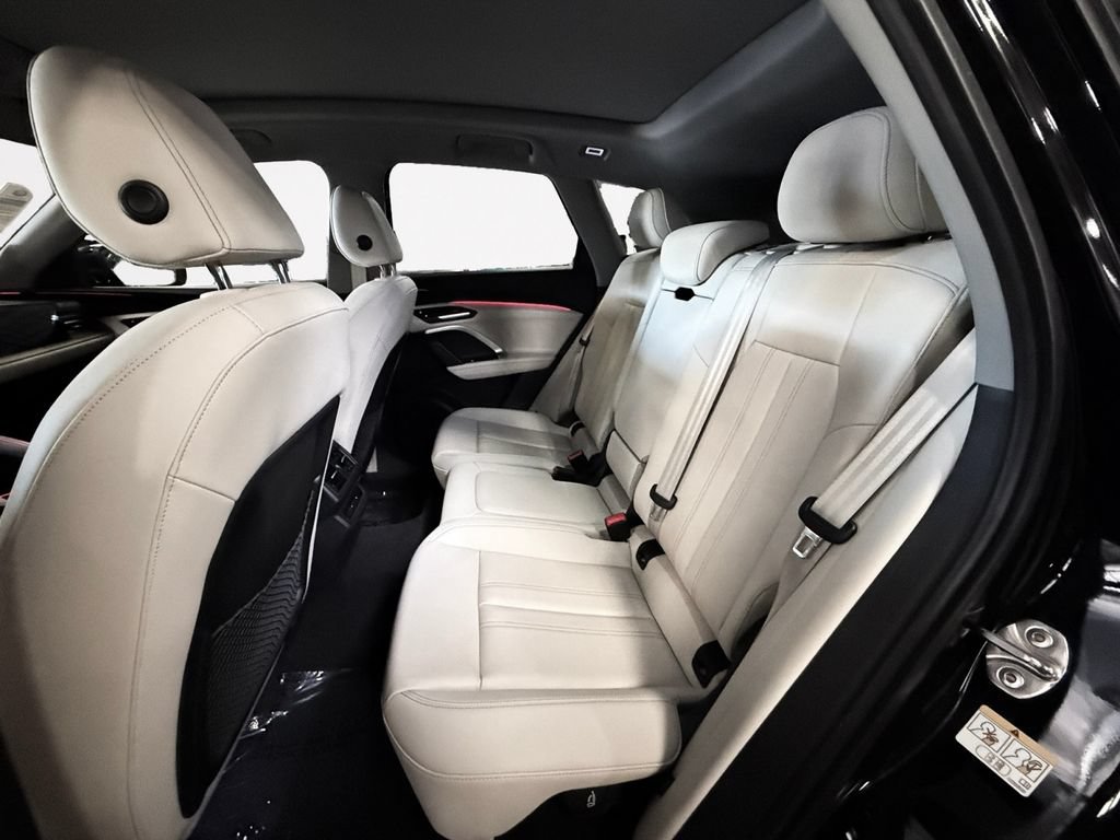 Certified 2025 Audi Q5 Premium w/ Convenience Package AWD/4WD image 12