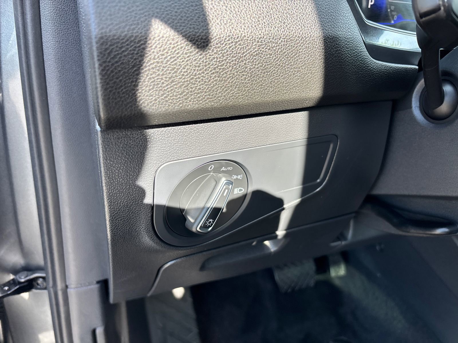 Certified 2024 Volkswagen Tiguan SE AWD/4WD image 14