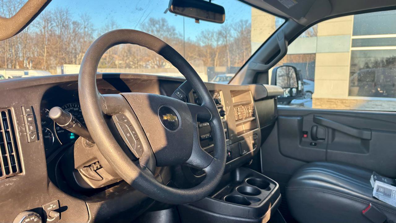Used 2022 Chevrolet Express 2500 RWD 2500 135 w/ Driver Convenience Package image 17
