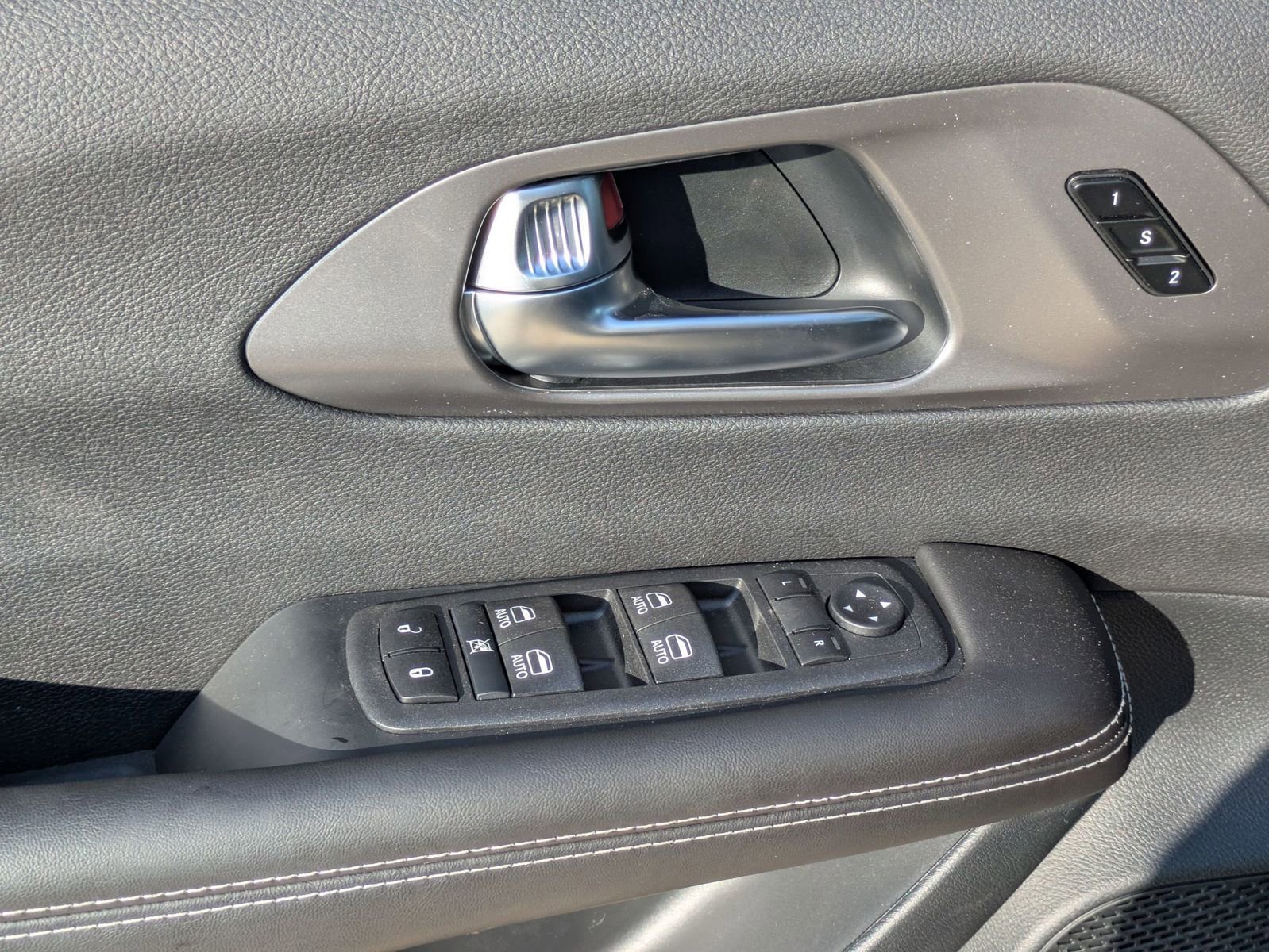 New 2026 Chrysler Pacifica Select FWD image 12