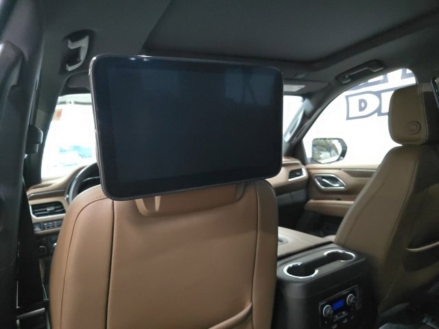 Used 2024 Chevrolet Suburban High Country image 13