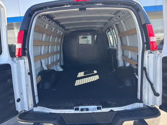 Used 2024 Chevrolet Express 2500 w/ Driver Convenience Package image 16