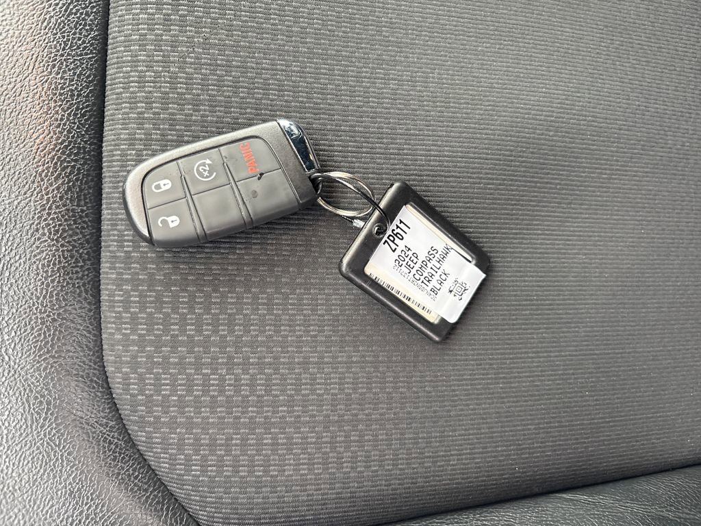 Used 2024 Jeep Compass Trailhawk image 29