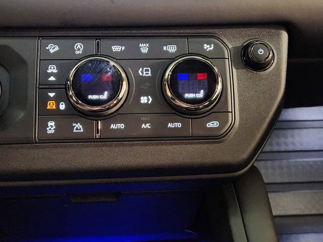 Used 2025 Land Rover Defender 110 image 18