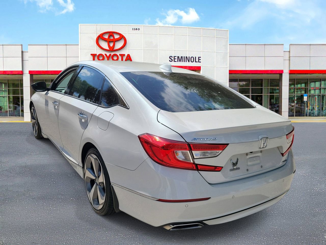 Used 2018 Honda Accord Touring image 4