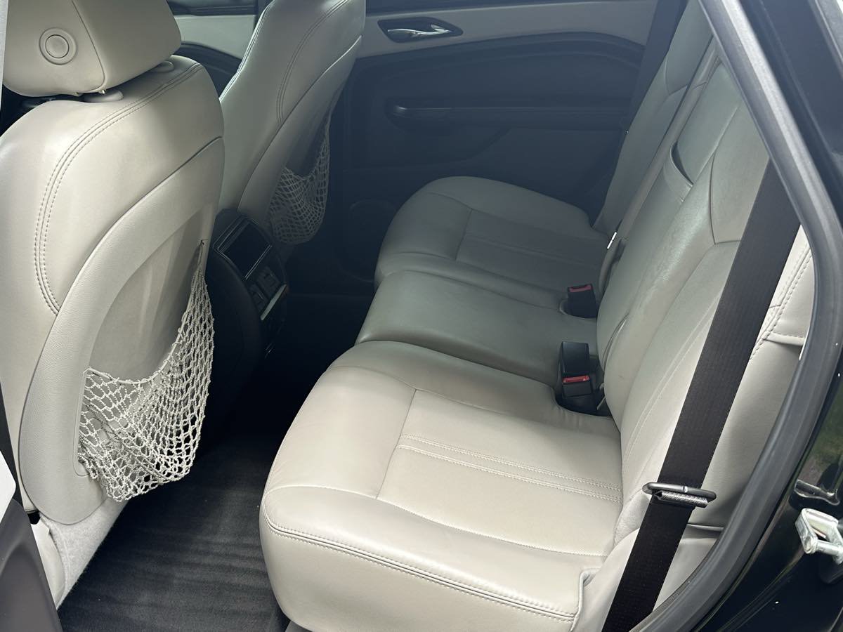 Used 2016 Cadillac SRX Luxury w/ Driver Awareness Package FWD image 17