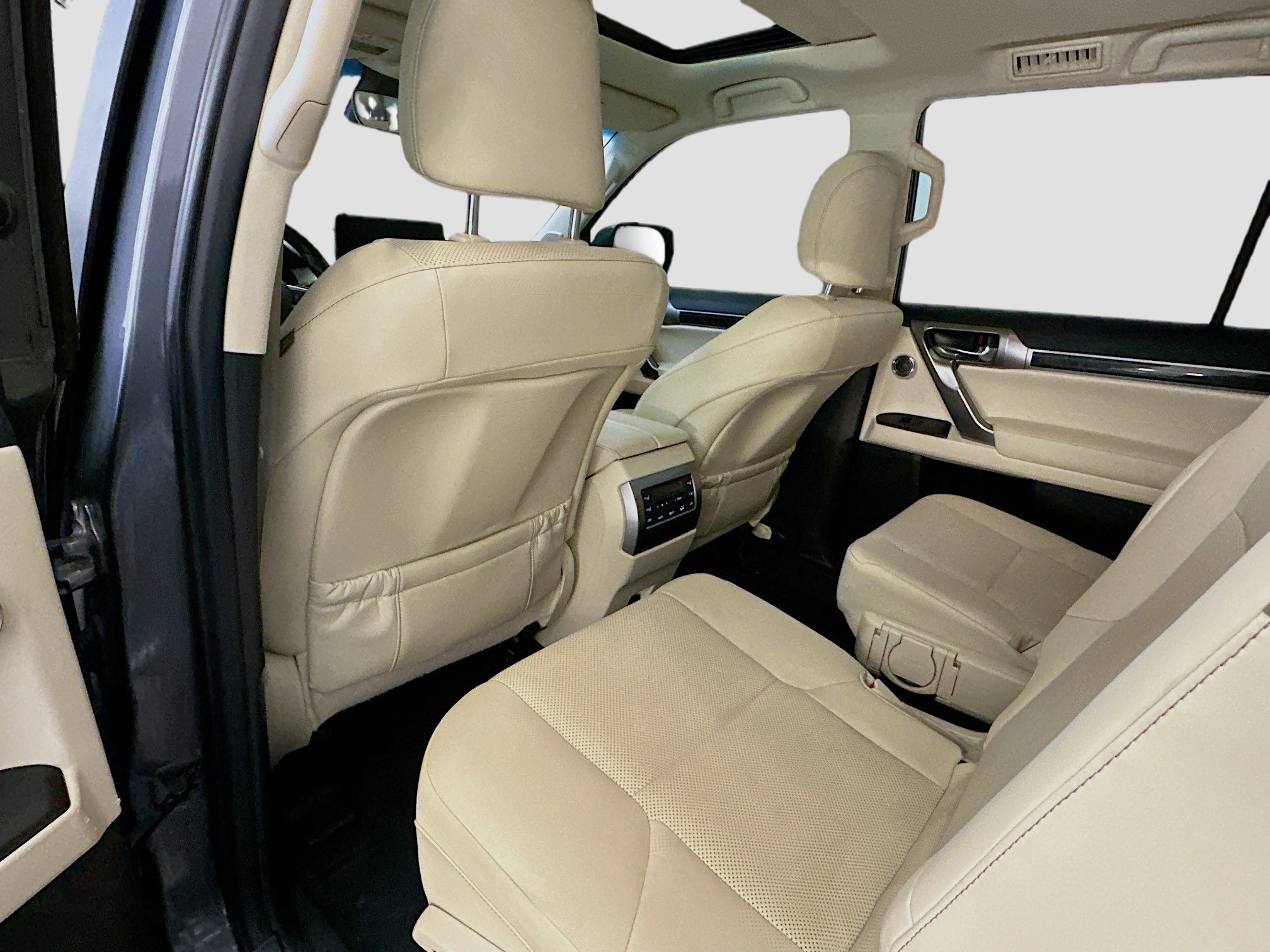 Used 2023 Lexus GX 460 Premium w/ Accessory Package image 29