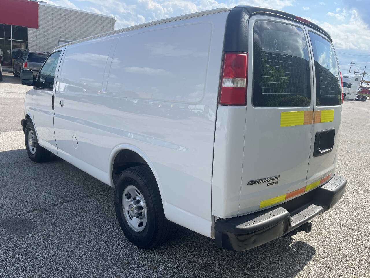 Used 2013 Chevrolet Express 2500 image 2
